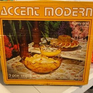 ANCHOR HOCKING CHIP AND DIP BOWL SET